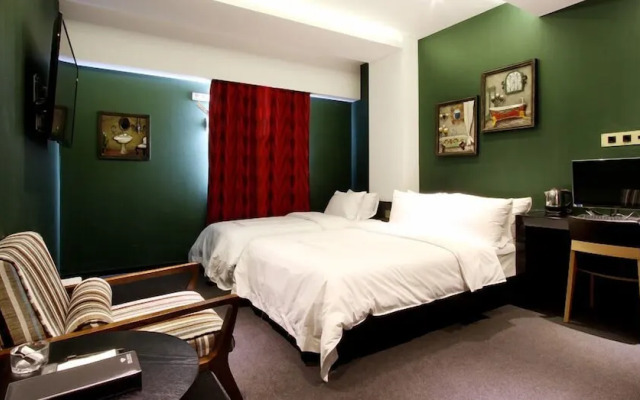 Rich Diamond Hotel