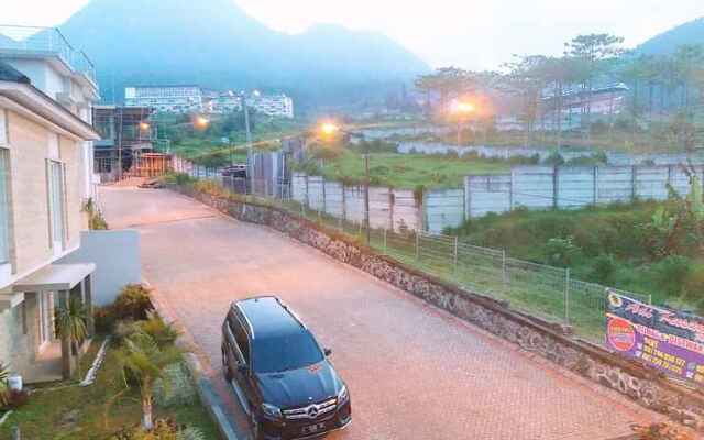 Villa Adikusuma Regency - Akasia 01