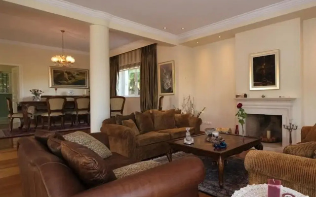Sublime Luxurious homm Villa in Paiania