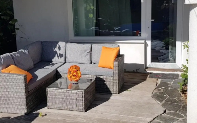 Lovely room with barbecue terrace and free parking on premises