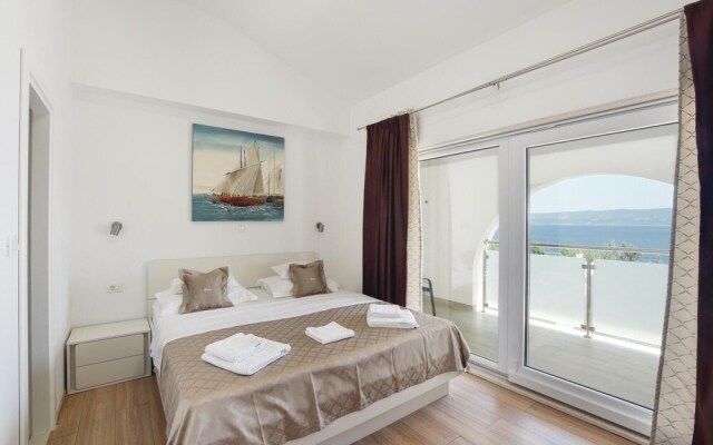 Nice Home in Duce With Wifi and 10 Bedrooms