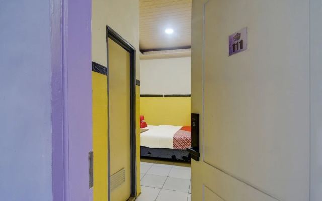 OYO 92040 Superstar Kost Dan Homestay