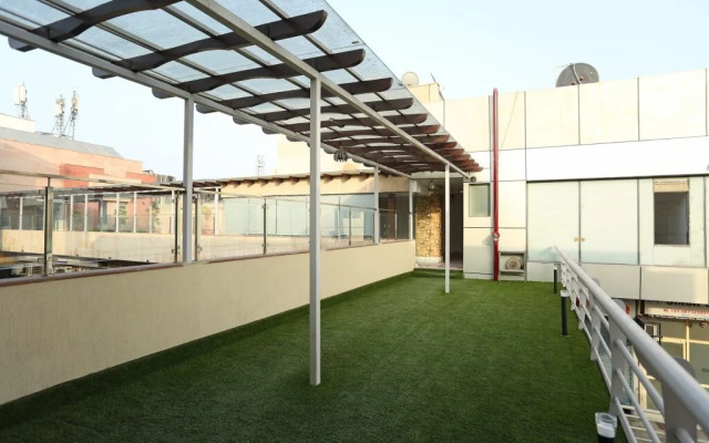 Hotel Parktel By OYO Rooms