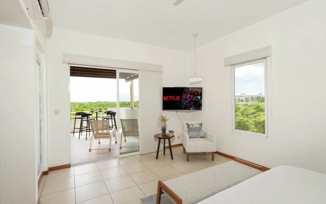 Sleeps 10 Views Beach 1 Block