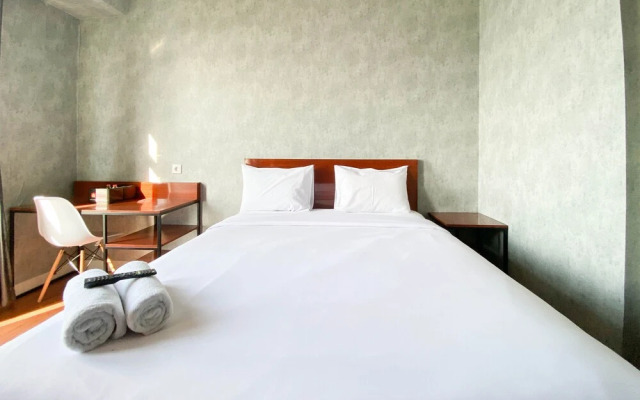 Homey And Good Choice Studio At Amartha View Apartment