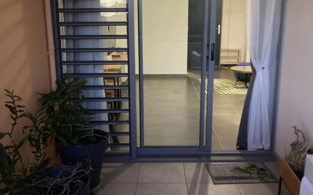 Standing Residence Kumuhei