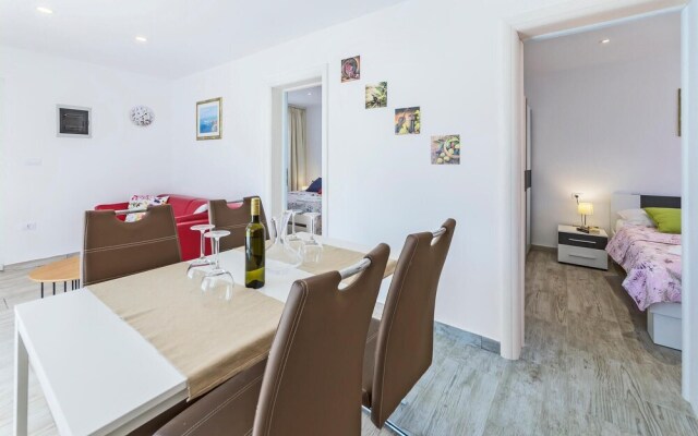 Awesome Home in Peroj With Wifi and 2 Bedrooms
