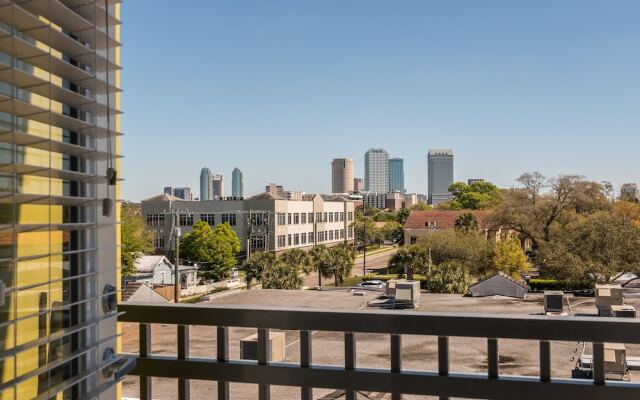 Courier City Apartments by Frontdesk