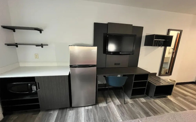 Studio 6 Suites Urbana, IL