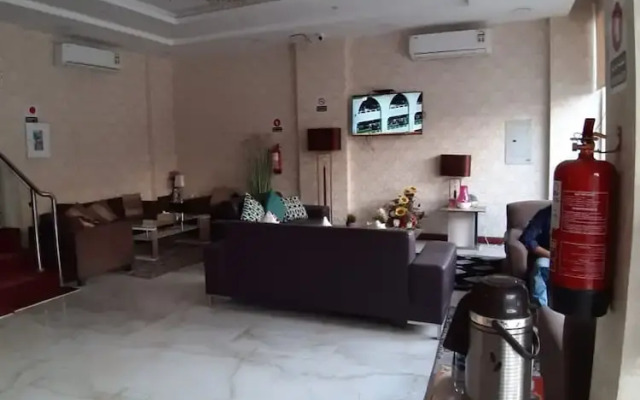 Oyo 482 Sewan Hotel Apparments