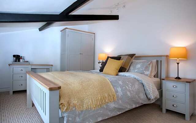 Ye Olde Saddlery B&B