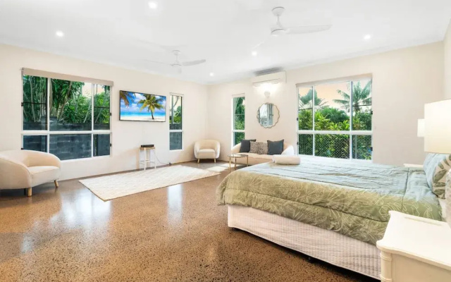 Majestic Manor Stylish Super Home Pool BBQ