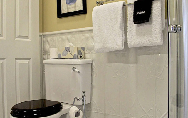 Bard House Bed & Breakfast