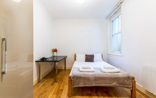 Comfortable Liverpool Street Home by Shoreditch