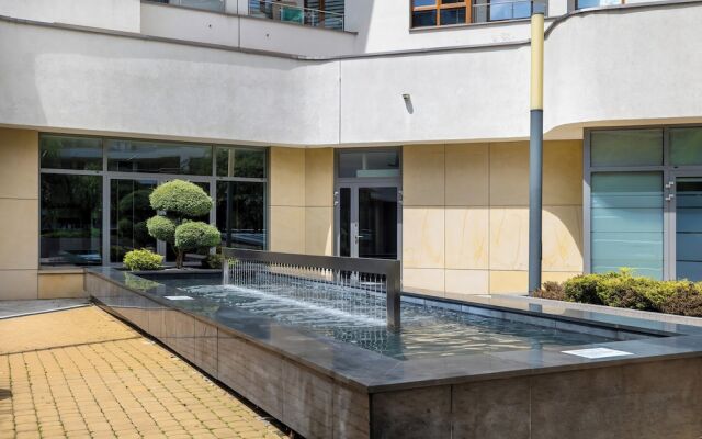Cracow Apartment With Terrace by Renters