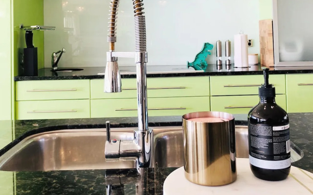 Boutique House with Endless Views