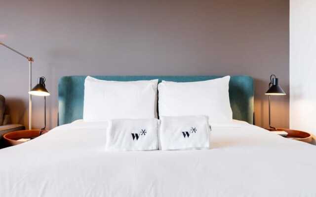 w Artistic Loft in Santa Ana