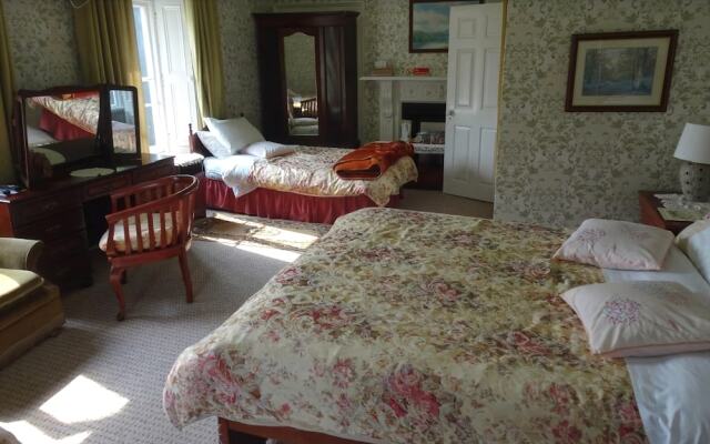 Cloncarlin House