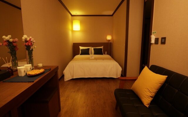 Yihua Hotel