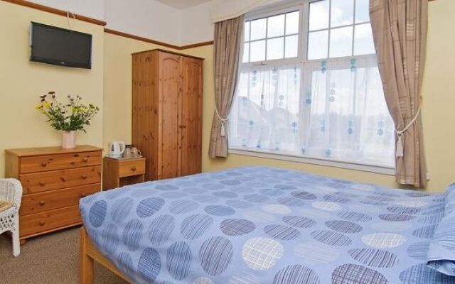 The Three Tees - Guest house