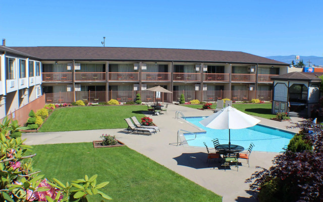 Clarion Pointe Mount Vernon - Burlington