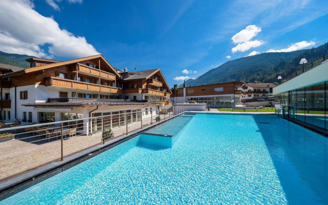 Alpine Nature Hotel Stoll