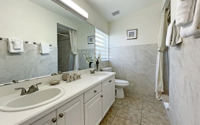 Greatest Grove 4 Bedroom Home by RedAwning