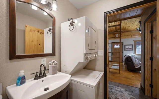 Sweethart 2 Bedroom Cabin