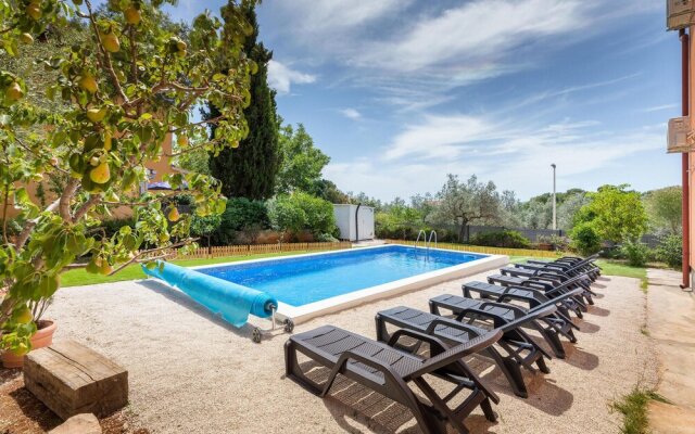 Awesome Home in Fazana With Outdoor Swimming Pool, Wifi and 4 Bedrooms