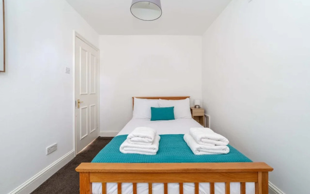 Period Victorian Abode In Idyllic Kings Cross