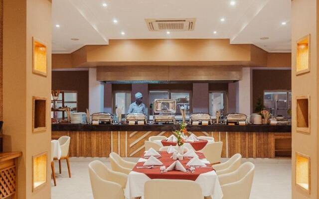 Tanga Beach Resort & Spa