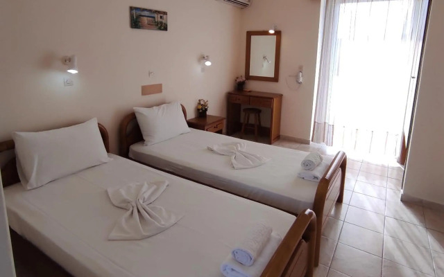 Nikos 2 Studios & Apartments