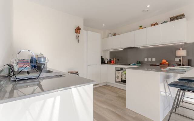 2 Bedroom Balcony Flat in Bermondsey