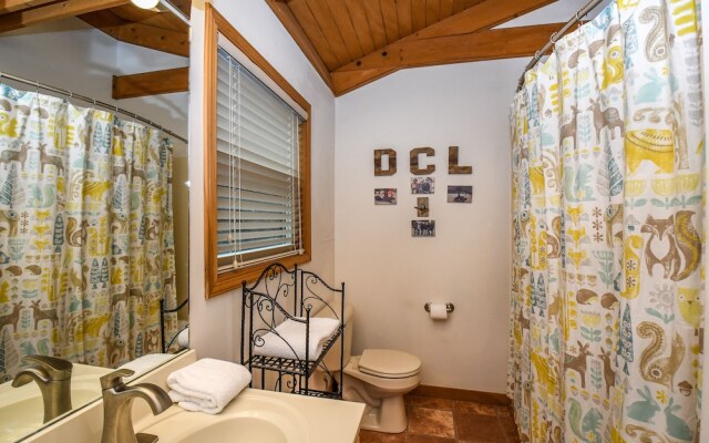 Bear Mountain Lodge 4 Bedroom House