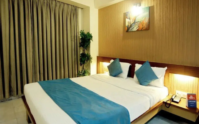 ZO Rooms Sayajigunj Kalaghoda Circle