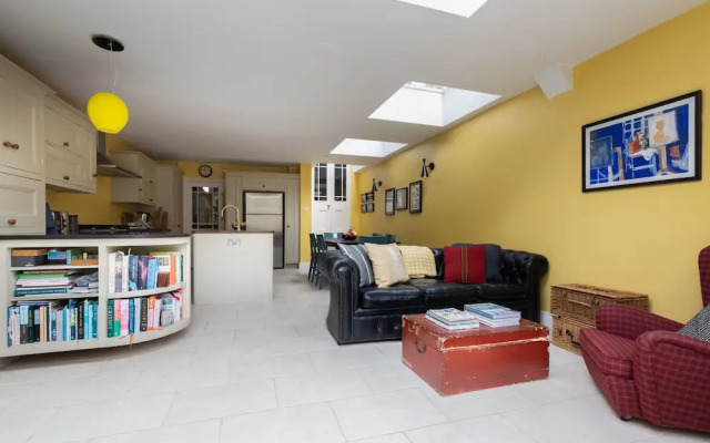 Caithness Road VI by Onefinestay