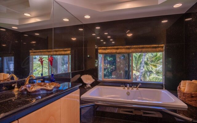 Turtle Cove 3 Bedroom Home by RedAwning