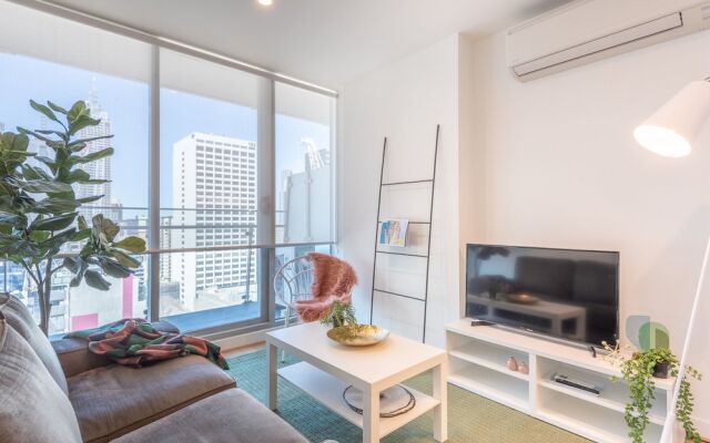 Stylish city views CBD 2 bed 2 bath