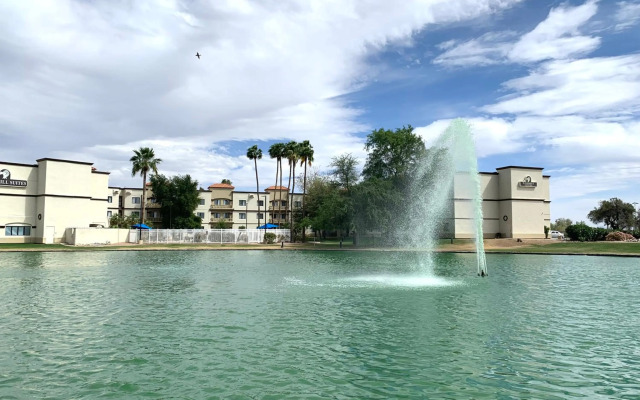 Windmill Suites Surprise - Phoenix, Ascend Hotel Collection