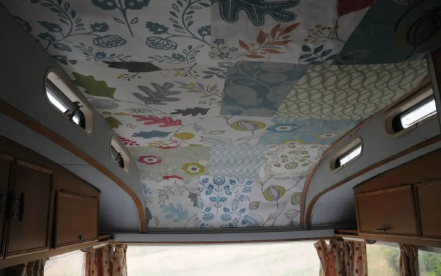 Vintage Safari Caravan