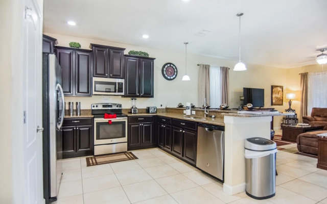 Home next to Disney CG1406