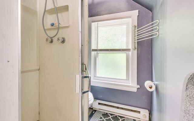 Pet-friendly Cincinnati Apt: 5 Mi to Downtown!