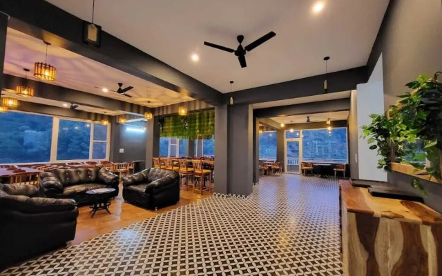 Hotel Alchemy Bistro & Inn