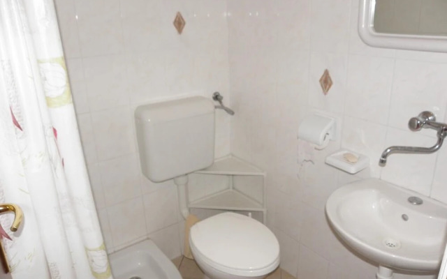 Kuce - 150m From the Beach With Parking - SA2