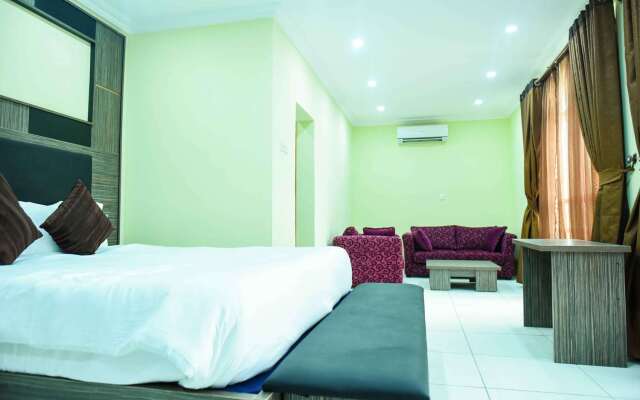 Best Western Plus Mydas Hotel