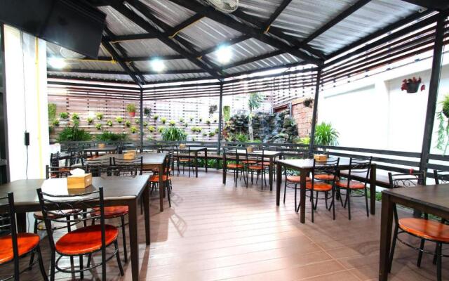 Thanburi Hotel