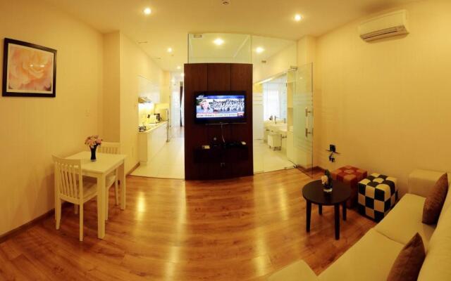McGallery Art - Lucky Residence Suite's & Apartments