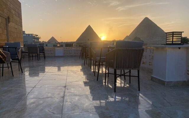 Queen Ash Pyramids View INN