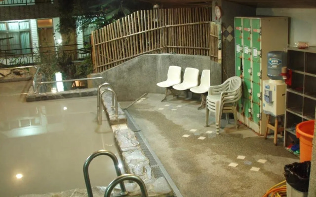 Hale Crane Volcanic Mud Hot Spring Hotel