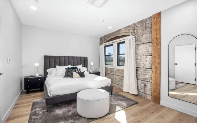 BlueJay Hotel